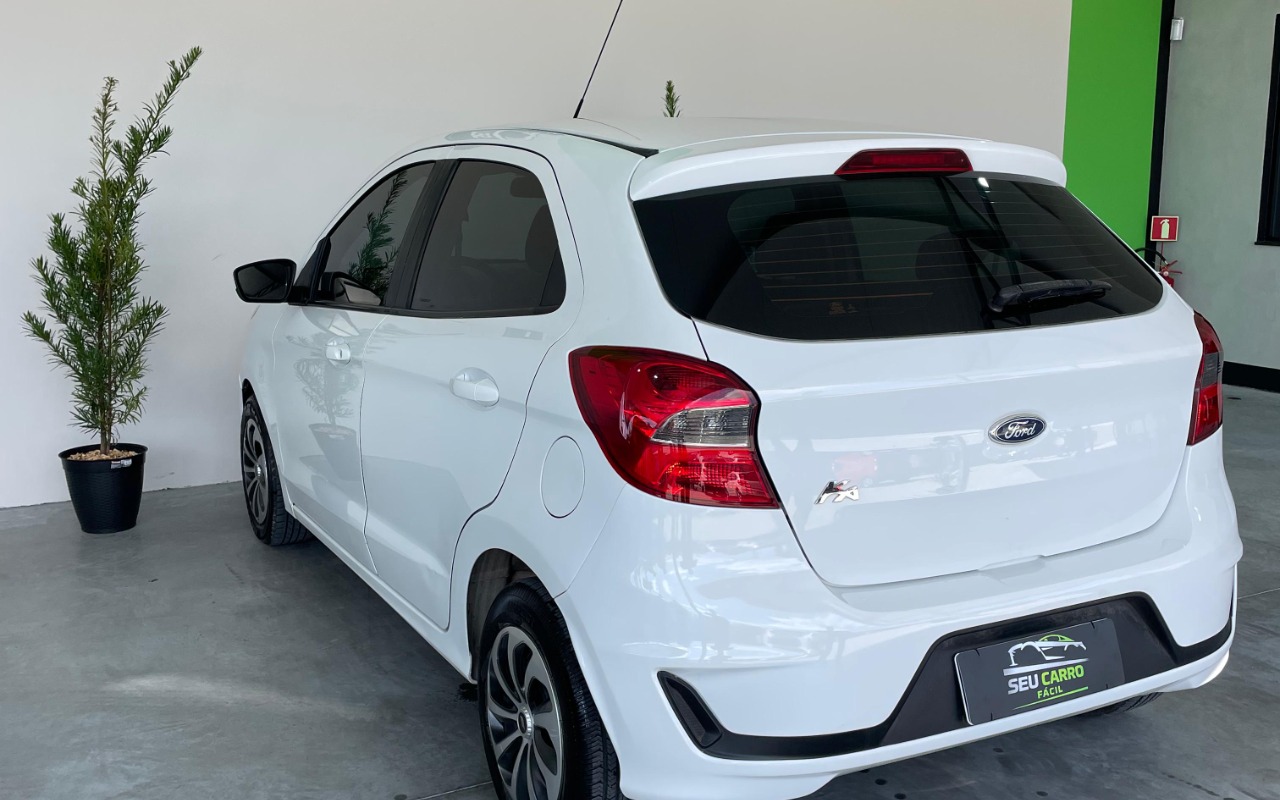 imagem-https://www.socarrao.com.br/sc-vehicle-images-prod/1134586/1777983552820-SU1HLTIwMjYwMzI1LVdBMDE1MS5qcGc.jpg