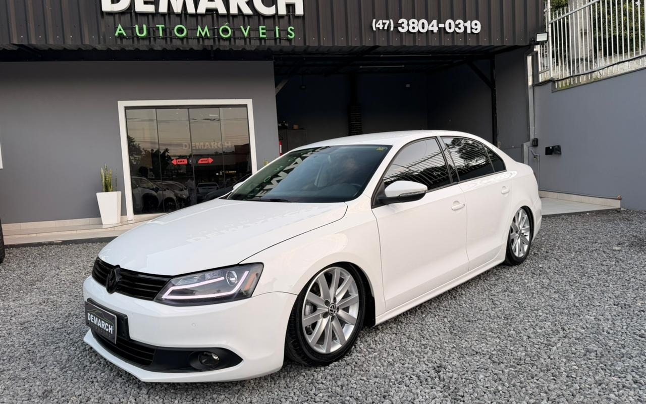 Volkswagen Jetta 2012 Branco — foto 1 de 3