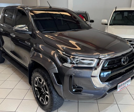 Toyota Hilux 2024 Cinza — foto 1 de 3