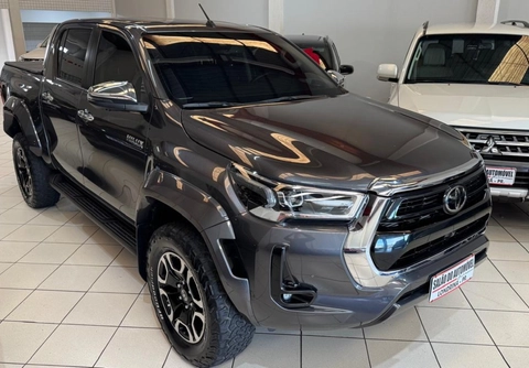 Toyota Hilux 2024 Cinza — foto 1 de 3