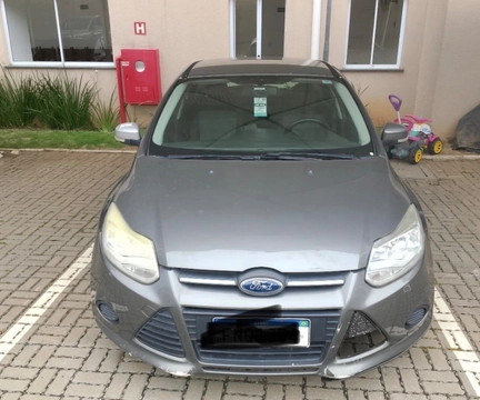 Ford Focus 2014 Cinza — foto 1 de 3