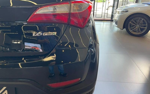 imagem-https://www.socarrao.com.br/sc-vehicle-images-prod/1141/1779296007641-7467756_8_B_5e0f9c2077.jpeg