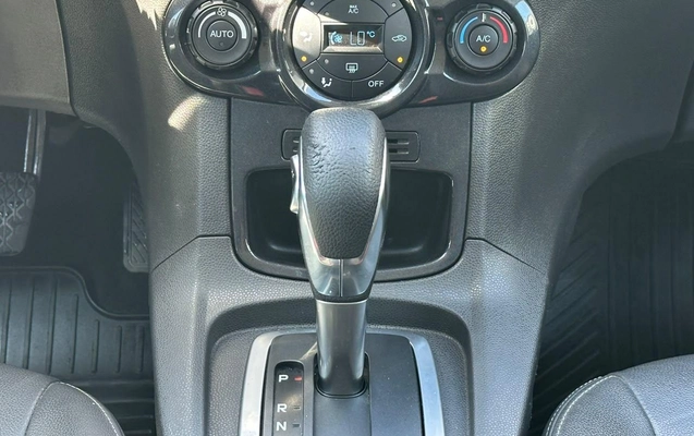 imagem-https://www.socarrao.com.br/sc-vehicle-images-prod/1141554/1789063981891-98b2cefba87a4e49a25b6556c614f5ee_1788956102761.jpg