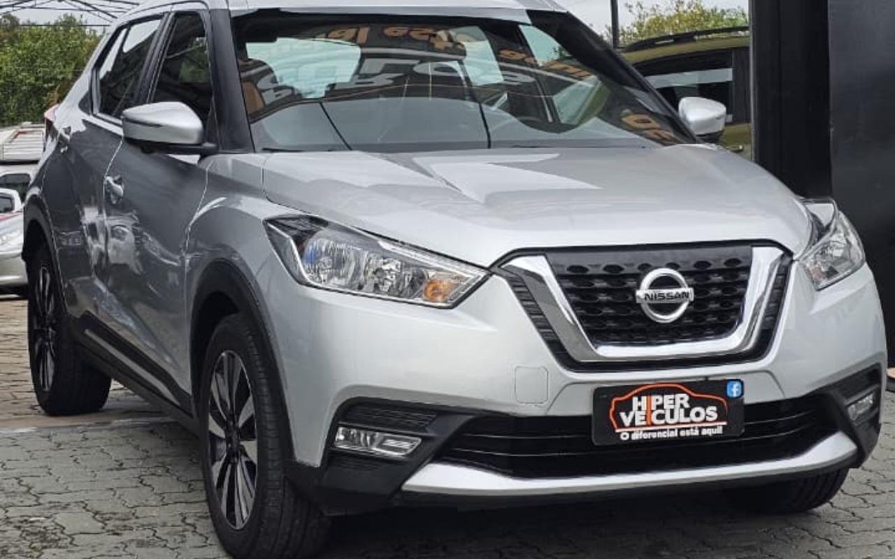 Nissan KICKS 2017 Prata — foto 1 de 3