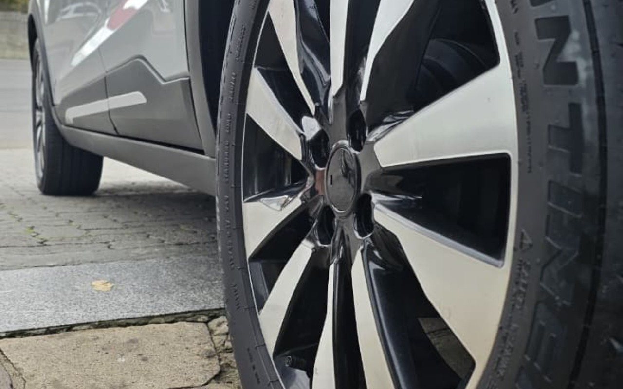 imagem-https://www.socarrao.com.br/sc-vehicle-images-prod/1143124/1777929825759-MGQyMDJkNWEtZDExYi00YjEzLTlmM2ItYmFkY2IxODY5OWVmLmpwZw.jpg