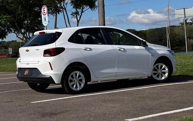 imagem-https://www.socarrao.com.br/sc-vehicle-images-prod/1146443/1782413280779-7906802_12_B_a1c92ab51a.jpeg