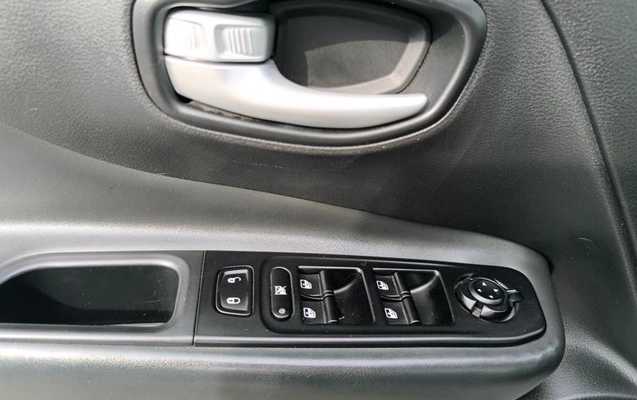 imagem-https://www.socarrao.com.br/sc-vehicle-images-prod/1146555/1785263201658-7616028_6_B_2f020c6a6d.jpeg