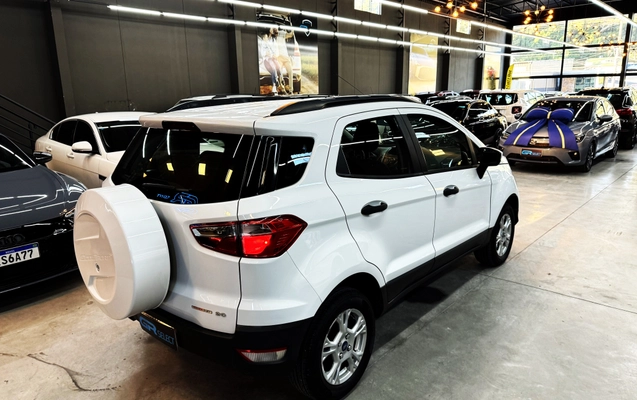 imagem-https://www.socarrao.com.br/sc-vehicle-images-prod/11504/1782571638852-003_fff41119fd3e357e56e74a4da2f0172b.jpg