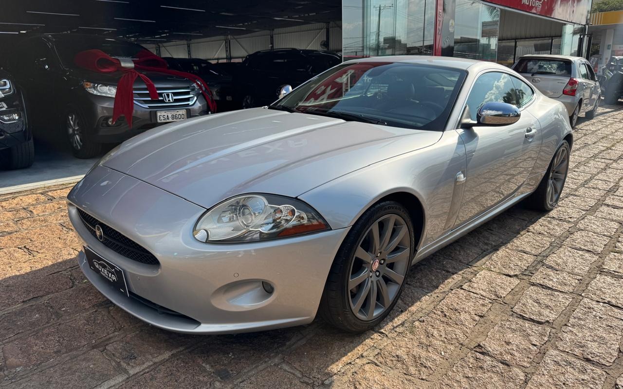 Jaguar XKR Coupe 4.2/5.0 32V na cor Prata em Indaiatuba / SP - 1162439