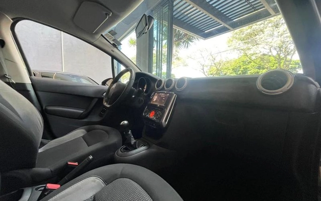 imagem-https://www.socarrao.com.br/sc-vehicle-images-prod/1163860/1780076683584-8030134_10_B_04e7c2e3be.jpeg
