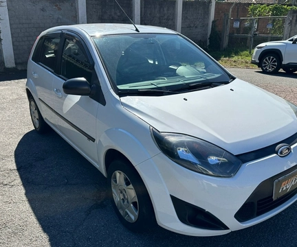 Ford Fiesta 2014 Branco — foto 1 de 3