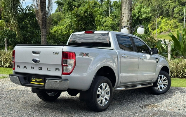 imagem-https://www.socarrao.com.br/sc-vehicle-images-prod/1171554/1777997349540-003_c0f1180665c248fd2c071c05dc1dd0fa.jpeg