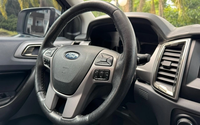 imagem-https://www.socarrao.com.br/sc-vehicle-images-prod/1171554/1777997349545-003_7f2f741cdee85074e9a83c5d40f400c9.jpeg