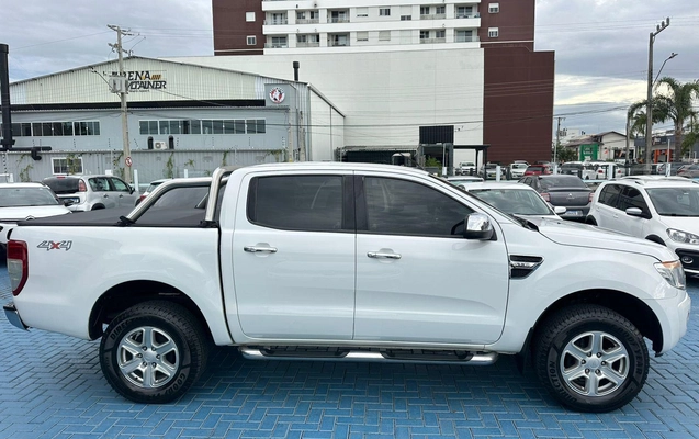 imagem-https://www.socarrao.com.br/sc-vehicle-images-prod/1172586/1788898221381-5934d57cd19d4d7e90c13aa67ee82c44_1777998772559.jpg