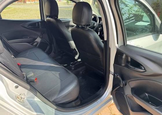 imagem-https://www.socarrao.com.br/sc-vehicle-images-prod/1172746/1777999241759-fiat-argo-1.0-firefly-flex-drive-manual-wmimagem09134856035.jpg