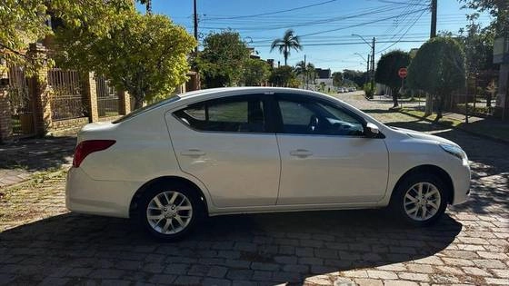 imagem-https://www.socarrao.com.br/sc-vehicle-images-prod/1172950/1777999387339-nissan-versa-1.6-16v-flex-advance-xtronic-wmimagem15533764955.jpg