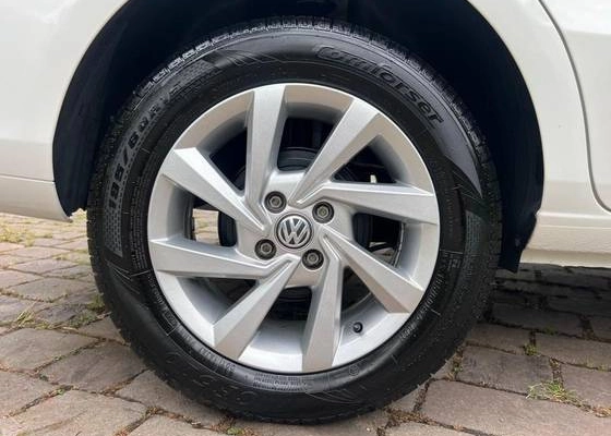 imagem-https://www.socarrao.com.br/sc-vehicle-images-prod/1173004/1777999443278-volkswagen-voyage-1.6-16v-msi-totalflex-4p-automatico-wmimagem15023061751.jpg