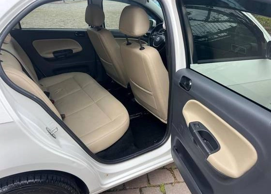 imagem-https://www.socarrao.com.br/sc-vehicle-images-prod/1173004/1777999443278-volkswagen-voyage-1.6-16v-msi-totalflex-4p-automatico-wmimagem15023118259.jpg