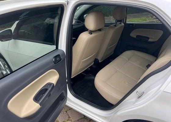 imagem-https://www.socarrao.com.br/sc-vehicle-images-prod/1173004/1777999443281-volkswagen-voyage-1.6-16v-msi-totalflex-4p-automatico-wmimagem1502332835.jpg