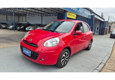 Nissan MARCH 2014 Vermelho — foto 1 de 3