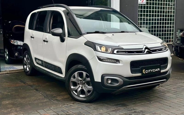 imagem-https://www.socarrao.com.br/sc-vehicle-images-prod/1174768/1790019617897-8054842_19_B_9f6a79f59a.jpeg