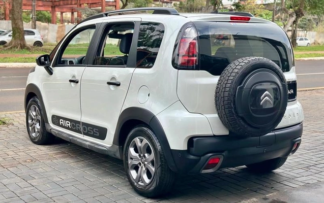 imagem-https://www.socarrao.com.br/sc-vehicle-images-prod/1174768/1790019617905-8054842_8_B_0be421fb3d.jpeg