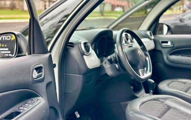 imagem-https://www.socarrao.com.br/sc-vehicle-images-prod/1174768/1790019617929-8054842_17_B_90b79503f3.jpeg