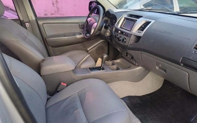 imagem-https://www.socarrao.com.br/sc-vehicle-images-prod/1175152/1782406879219-V2hhdHNBcHAgSW1hZ2UgMjAyNi0wNi0yNSBhdCAxMS4zMi4xMiAoMSkuanBlZw.jpeg