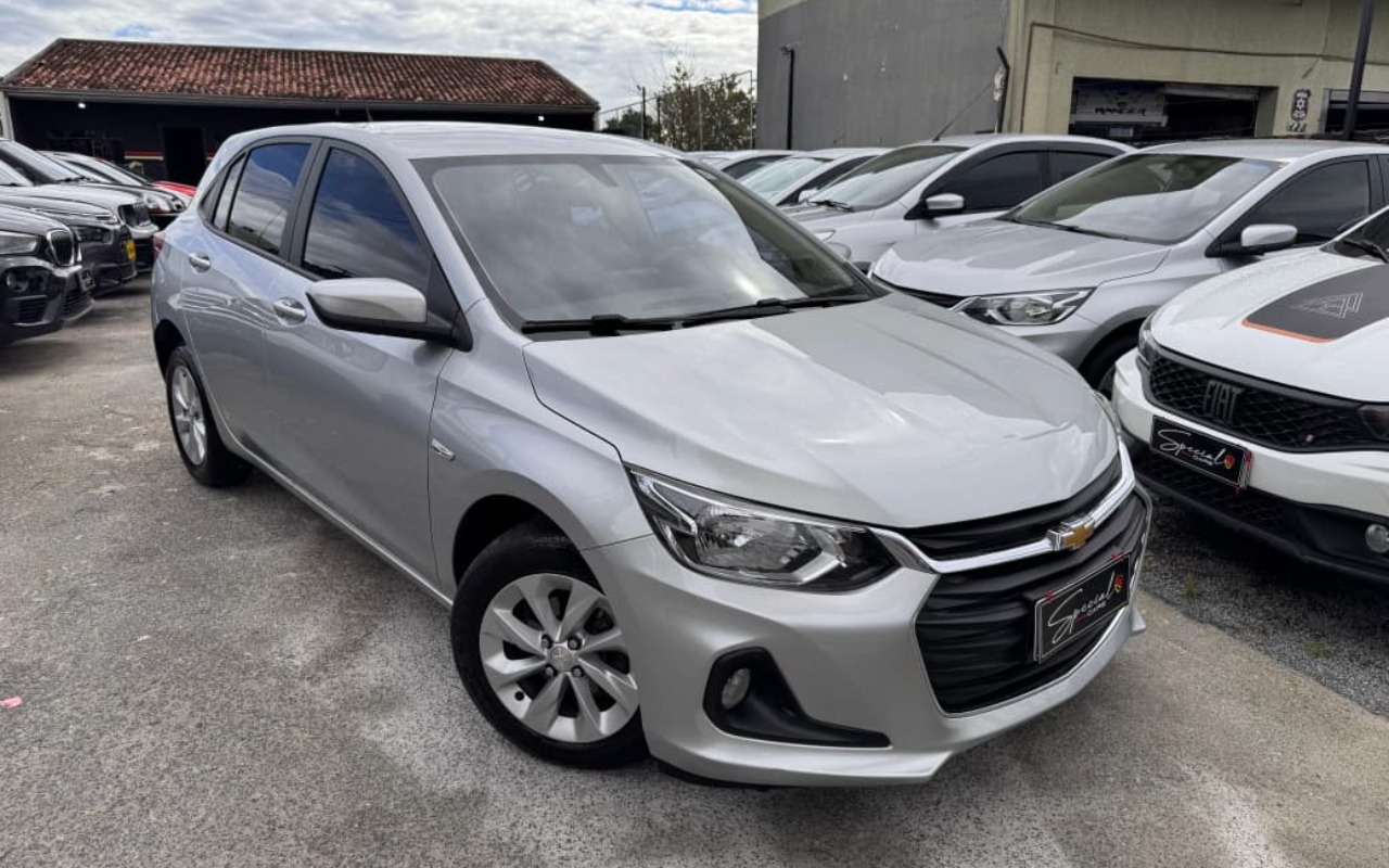 Chevrolet Onix HATCH LT 1.0 12V TB Flex 5p Aut. na cor Prata em Pinhais / PR - 1179513