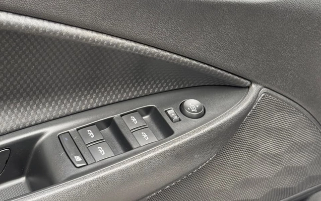 imagem-https://www.socarrao.com.br/sc-vehicle-images-prod/1179513/1778010133481-V2hhdHNBcHAgSW1hZ2UgMjAyNi0wNS0wNSBhdCAxNi4yMy40MCAoNCkuanBlZw.jpeg