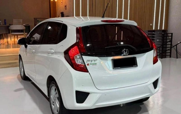 imagem-https://www.socarrao.com.br/sc-vehicle-images-prod/1180921/1787916627675-8058516_0_B_5e80ed4188.jpeg