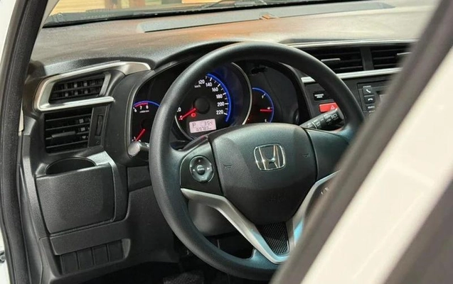imagem-https://www.socarrao.com.br/sc-vehicle-images-prod/1180921/1787916627679-8058516_0_B_6c8ffd8ad0.jpeg