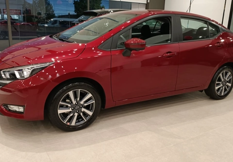 Nissan VERSA 2026 Vermelho — foto 1 de 2