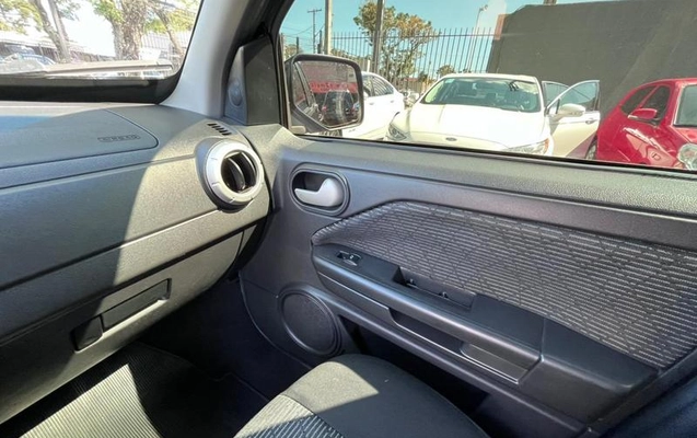 imagem-https://www.socarrao.com.br/sc-vehicle-images-prod/1182388/1787691033040-7955091_13_B_dc6295ede2.jpeg