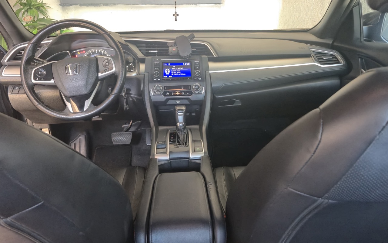 imagem-https://www.socarrao.com.br/sc-vehicle-images-prod/1187503/1778027922726-NGYyNTU0MWMtZDdlOC00NWY0LWFmNGQtODEwMmE4MTE2YTU1LmpwZWc.jpeg