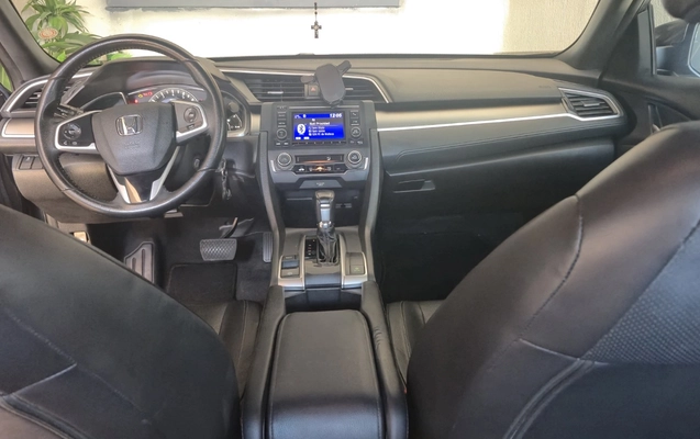 imagem-https://www.socarrao.com.br/sc-vehicle-images-prod/1187503/1778027922726-NGYyNTU0MWMtZDdlOC00NWY0LWFmNGQtODEwMmE4MTE2YTU1LmpwZWc.jpeg