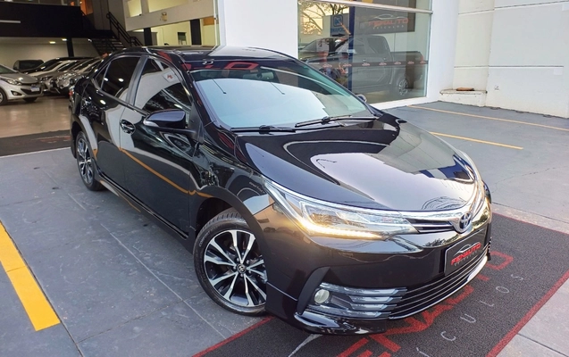 imagem-https://www.socarrao.com.br/sc-vehicle-images-prod/1199925/1778068941056-VE9ZT1RBIENPUk9MTEEgMi4wIFhSUyAxNlYgRkxFWCA0UCBBVVRPTcOBVElDTyAyMDE5IFBSRVRPIDIuanBn.jpg