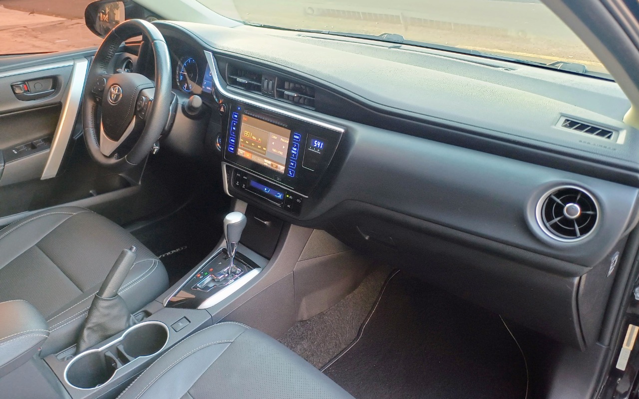 imagem-https://www.socarrao.com.br/sc-vehicle-images-prod/1199925/1778068942645-VE9ZT1RBIENPUk9MTEEgMi4wIFhSUyAxNlYgRkxFWCA0UCBBVVRPTcOBVElDTyAyMDE5IFBSRVRPIDE0LmpwZw.jpg