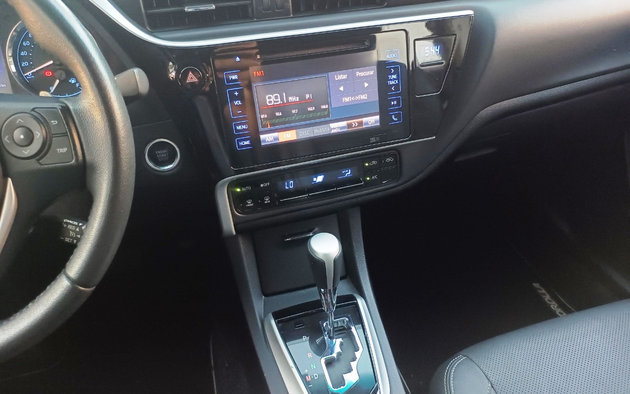 imagem-https://www.socarrao.com.br/sc-vehicle-images-prod/1199925/1778068942722-VE9ZT1RBIENPUk9MTEEgMi4wIFhSUyAxNlYgRkxFWCA0UCBBVVRPTcOBVElDTyAyMDE5IFBSRVRPIDE0QS5qcGc.jpg