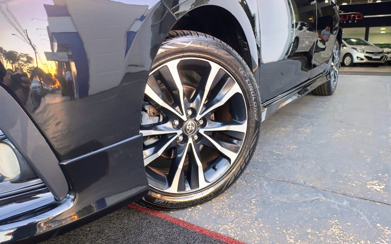 imagem-https://www.socarrao.com.br/sc-vehicle-images-prod/1199925/1778068943117-VE9ZT1RBIENPUk9MTEEgMi4wIFhSUyAxNlYgRkxFWCA0UCBBVVRPTcOBVElDTyAyMDE5IFBSRVRPIDE3LmpwZw.jpg