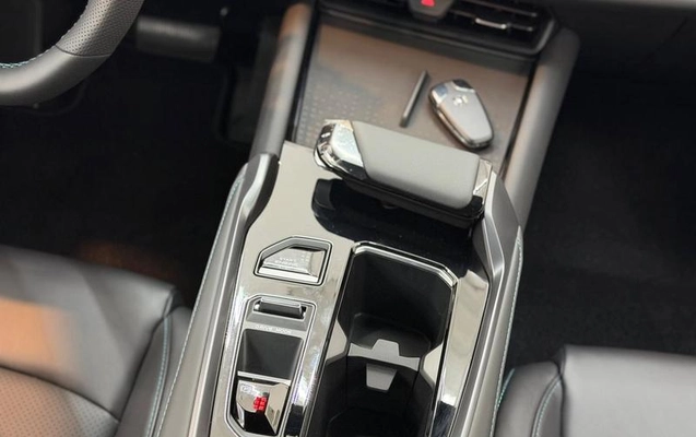 imagem-https://www.socarrao.com.br/sc-vehicle-images-prod/1201029/1786104658703-8050344_4_B_730546686b.jpeg