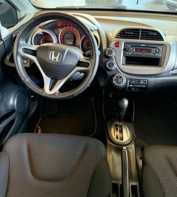 imagem-https://www.socarrao.com.br/sc-vehicle-images-prod/1201442/1788348177760-640_480_honda-fit-new-lxl-1-4-flex-aut-11-11-600ee7-10.jpg