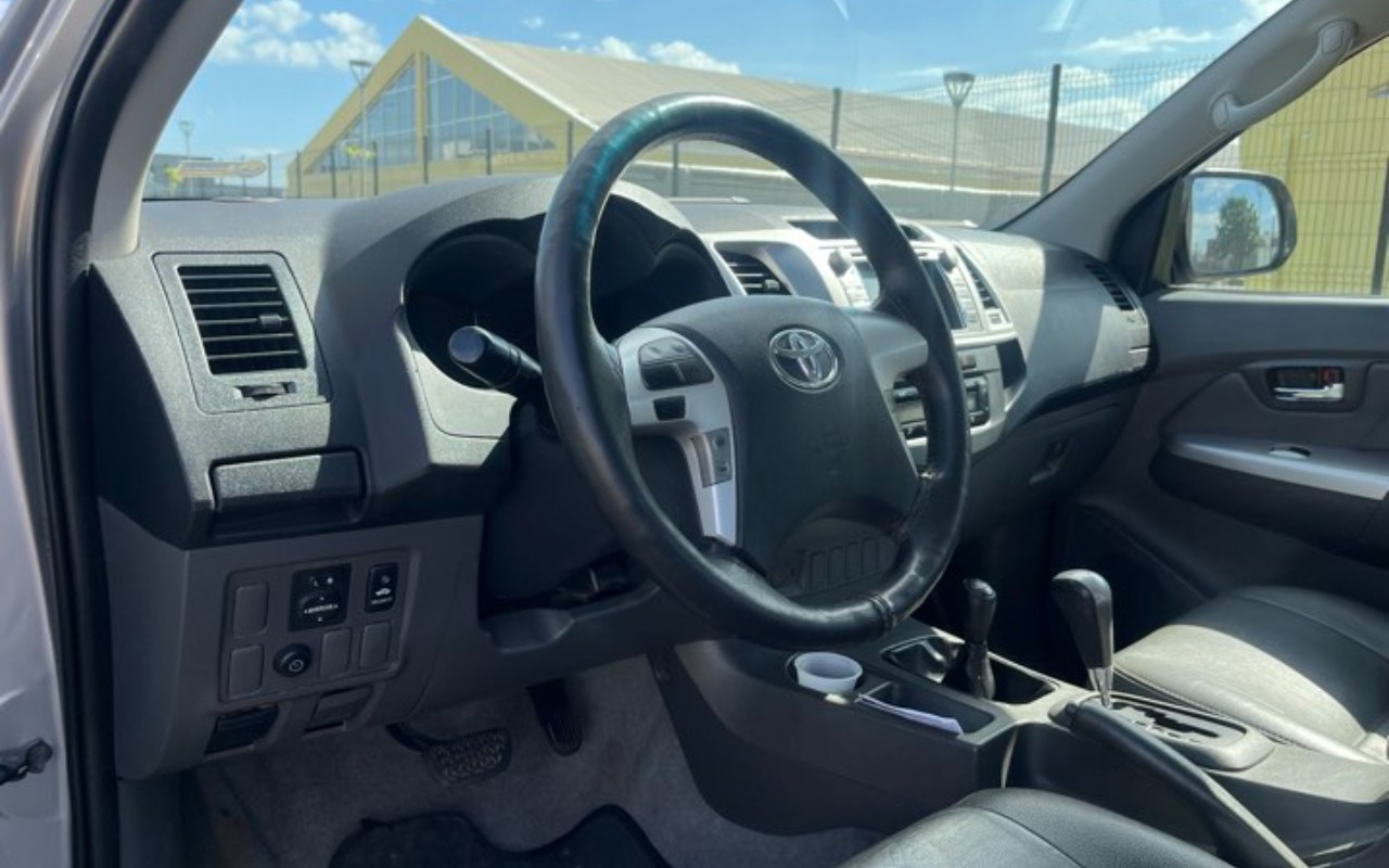 imagem-https://www.socarrao.com.br/sc-vehicle-images-prod/1203701/1778074487180-MmQ2NDZiODMtNjg0My00Njg4LWE2MGUtZWVmMDYwNzY2YzA0LmpwZw.jpg