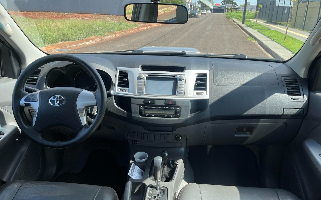 imagem-https://www.socarrao.com.br/sc-vehicle-images-prod/1203701/1778074487498-NjdjMDBkYzctNTQ1ZS00NWUyLWJjYzktYzE4M2VmNmZiZmY5LmpwZw.jpg