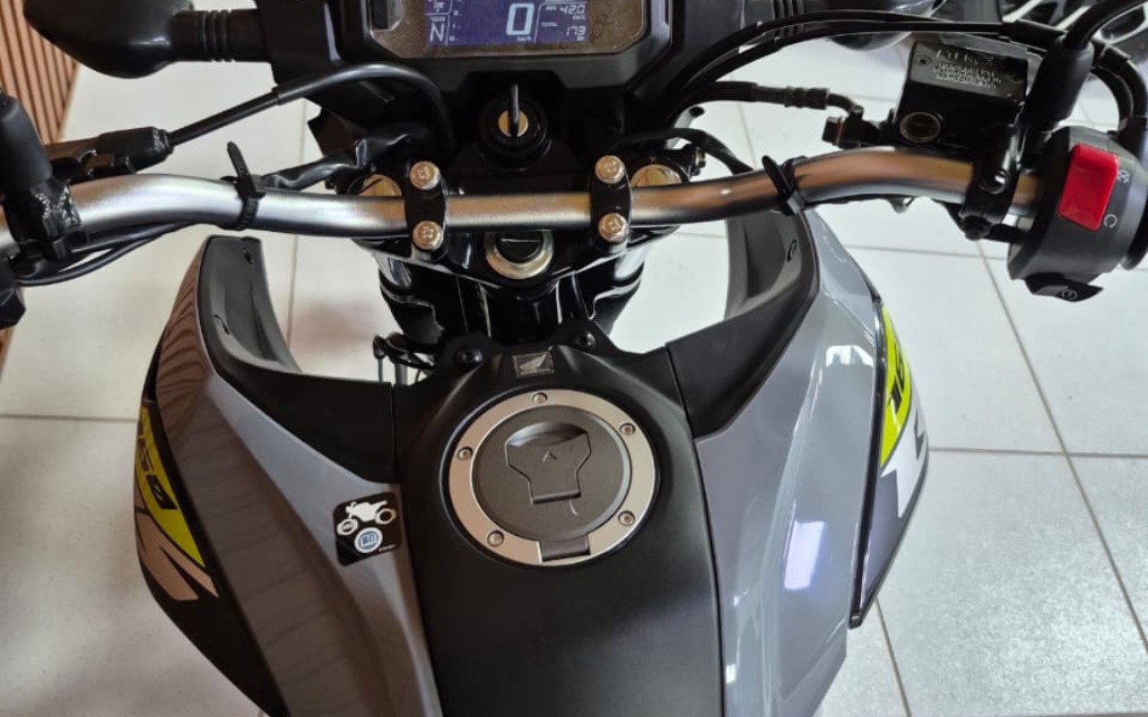 imagem-https://www.socarrao.com.br/sc-vehicle-images-prod/1205112/1778076781092-QyAzLnBuZw.png