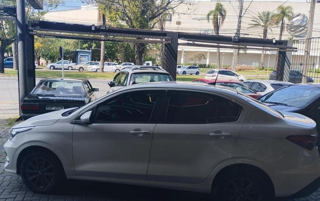 imagem-https://www.socarrao.com.br/sc-vehicle-images-prod/1207207/1789591755505-8060641_13_B_07a6530456.jpeg