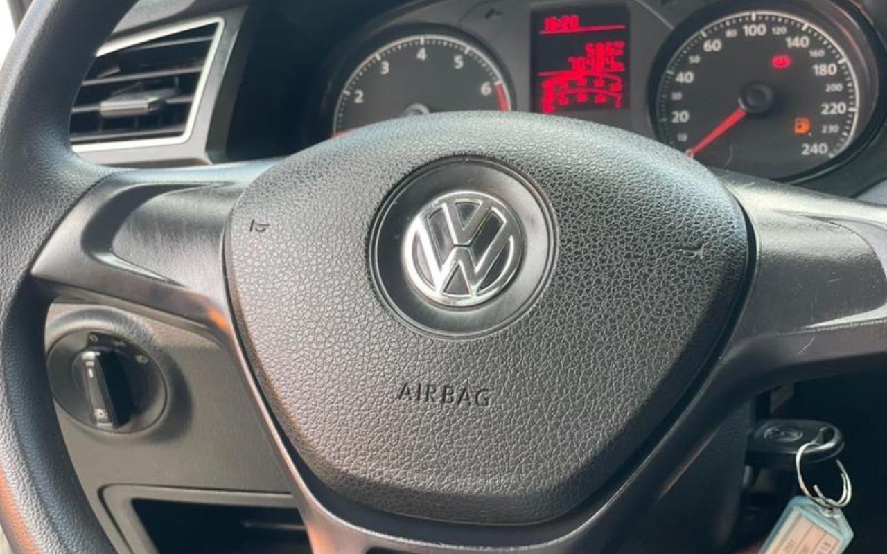 imagem-https://www.socarrao.com.br/sc-vehicle-images-prod/1207980/1778081223516-NzY4NzY1NV8wX0JfOWZmMzNmNGQ0MC5qcGVn.jpeg