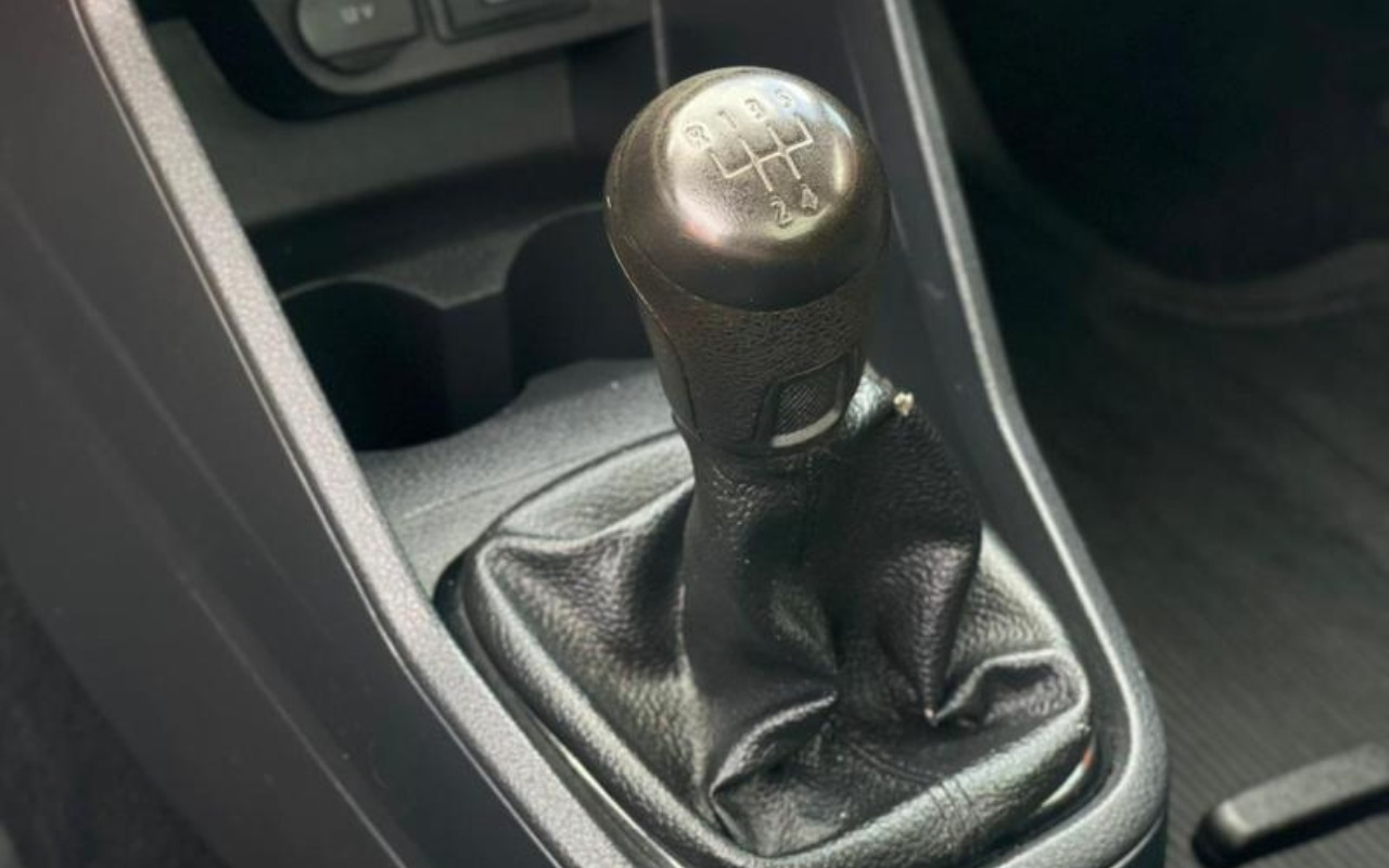 imagem-https://www.socarrao.com.br/sc-vehicle-images-prod/1207980/1778081223965-NzY4NzY1NV8wX0JfMjM2NDcyZTZkNS5qcGVn.jpeg