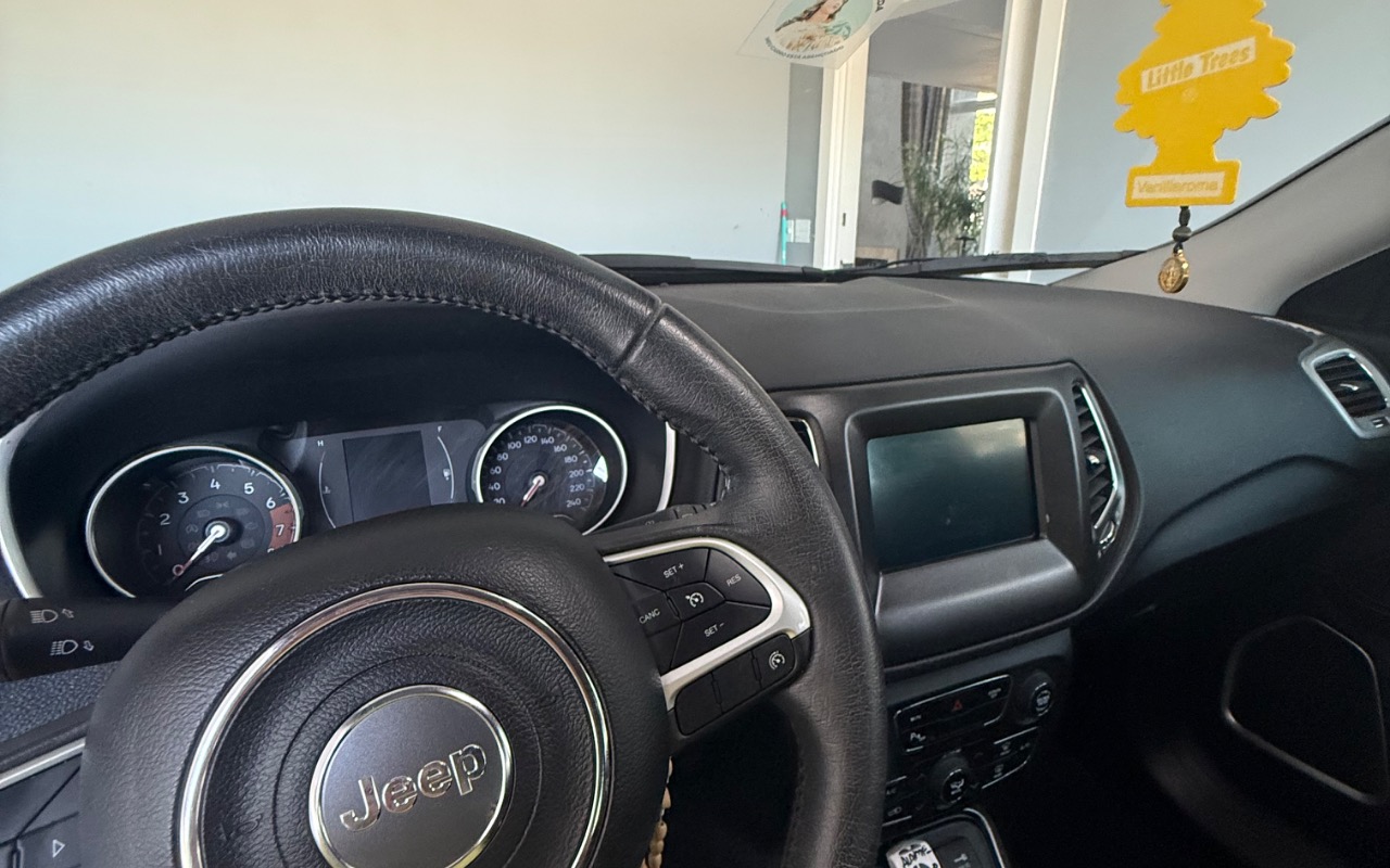 imagem-https://www.socarrao.com.br/sc-vehicle-images-prod/1209723/1778084078403-SU1HXzU1OTIuanBlZw.jpeg