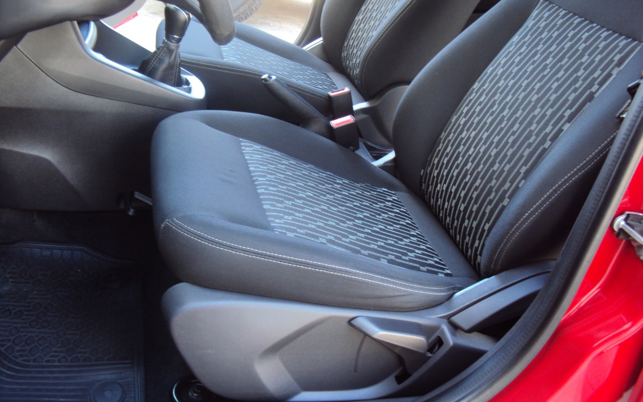 imagem-https://www.socarrao.com.br/sc-vehicle-images-prod/1211636/1778087240990-RFNDMDA2OTAuSlBH.JPG